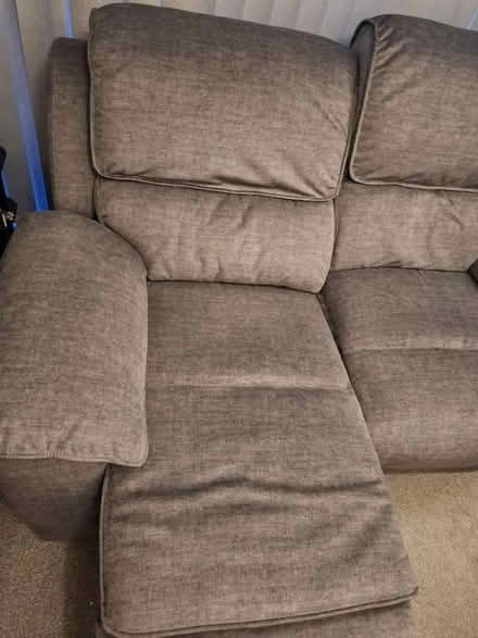 Photo of free Immaculate Silver Grey 2,seater Electric recliner (Bedford Centre MK40) #4