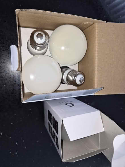 Photo of free Track light with 4 spots (Basingstoke RG22) #3