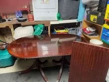 Photo of free Mahogany extending dining table. Great condition 6/8 places. (Cumbernauld G68) #1