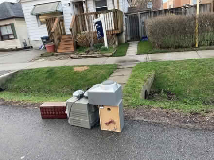 Photo of free Curb, sound system, lakeview (l5b) #1