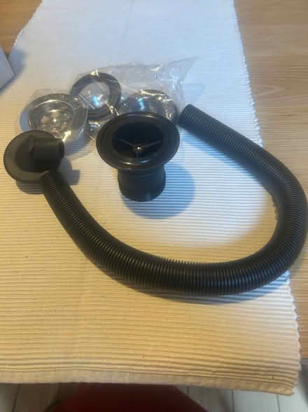 Photo of free 1.5 inch combo bath waste unused (Harrogate HG2) #1