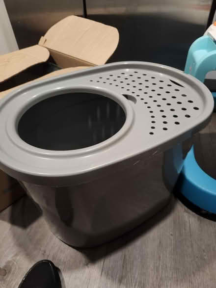 Photo of free Cat litter box (76102) #1