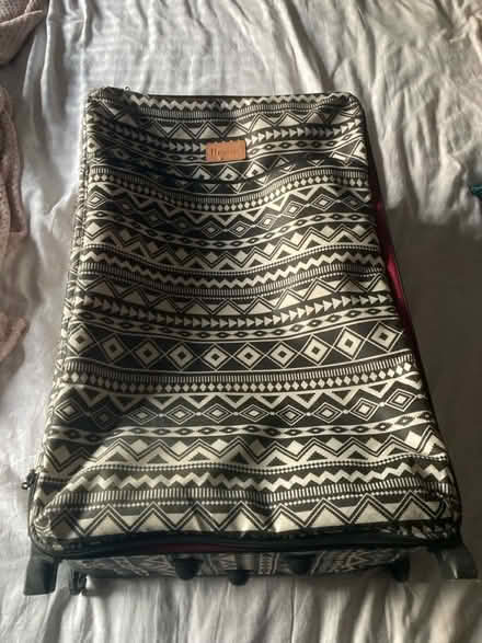 Photo of free Lightweight large suitcase (BR2) #1