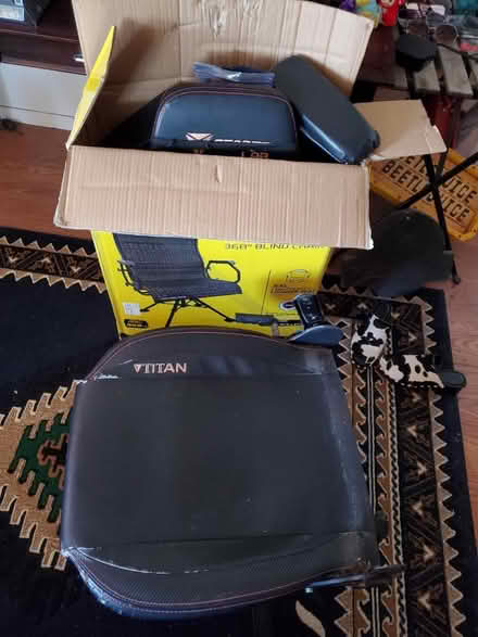 Photo of free Secret Labs Titan 2 complete (Artesia and Normandie) #1