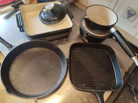 Photo of free the following Enamelled Cast Iron items (Finchampstead RG40) #2