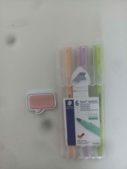 Photo of free 3 x highlighter pens, mini post-its (TN34 Halton (West Hill - Ore)) #1