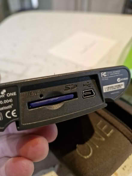 Photo of free Tomtom (Bloomfield BA2) #3