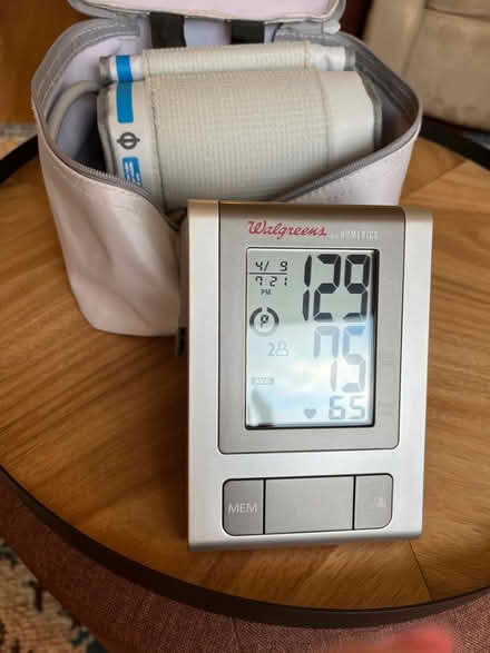 Photo of free Blood Pressure Monitor (Queen Anne) #2