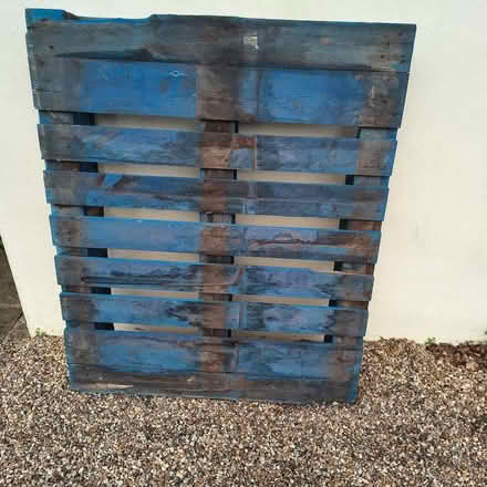 Photo of free Two large heavy duty pallets (Aylesbury Vale HP17) #1