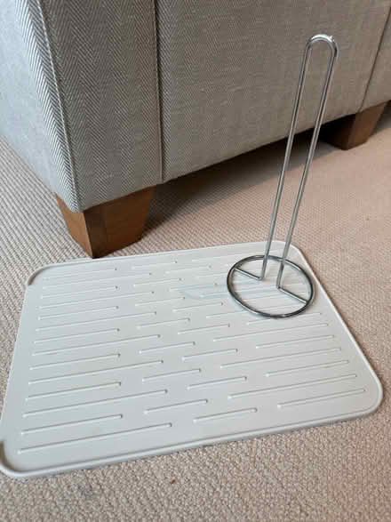 Photo of free Drying mat/paper towel holder (Chiswick W4) #1