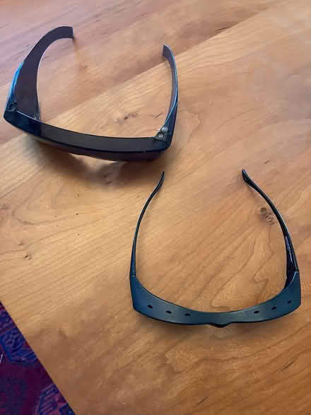 Photo of free sunglasses (White Oaks area of San Carlos) #1
