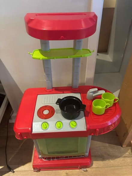 Photo of free Small plastic children’s Kitchen (Chislehurst, Bromley) #2
