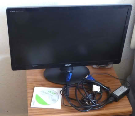 Photo of free 22inch Widescreen Computer Monitor (New Mills SK22) #1