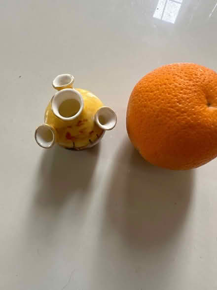 Photo of free Small old pot (CO4 9 Colchester) #1