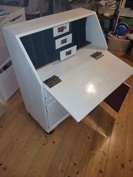 Photo of free small writing bureau painted white, suitable for children (Queensbury NW9) #3