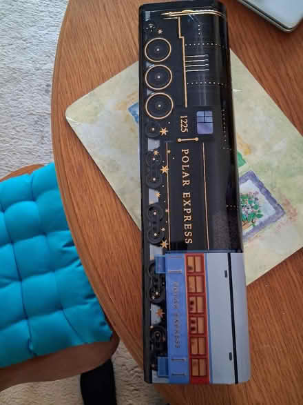 Photo of free Decorative Tin (Oswestry SY11) #1