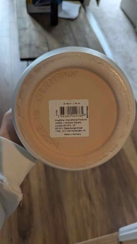 Photo of free 2 white pots (Old Woking GU22) #3