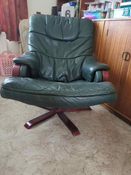 Photo of free Green leather rotating armchair (BS7) #2