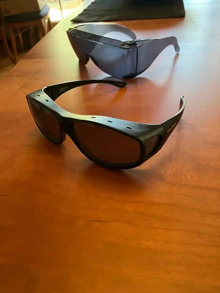 Photo of free sunglasses (White Oaks area of San Carlos) #3