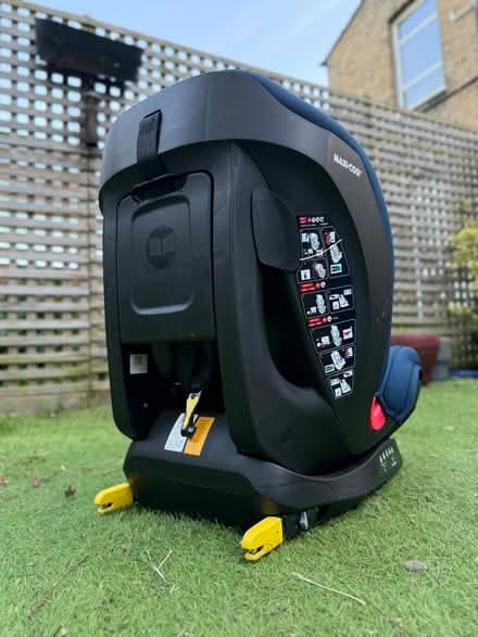 Photo of free Maxi Cosi - Child Car Seat (SE21) #2