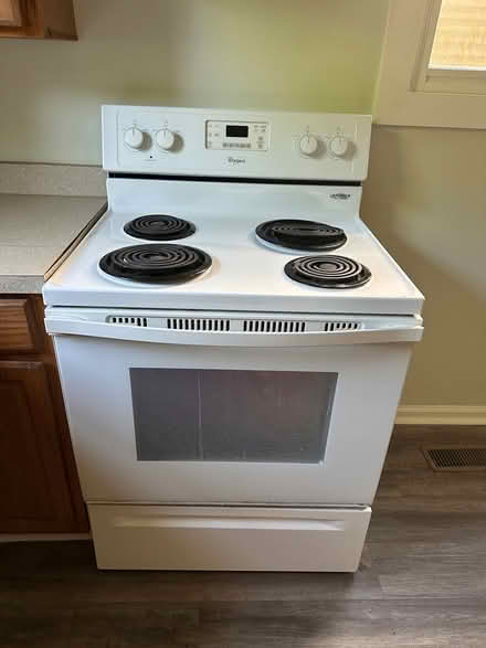 Photo of free Stove and Refrigerator (New Bern) #2