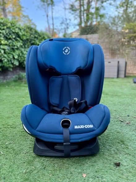 Photo of free Maxi Cosi - Child Car Seat (SE21) #1