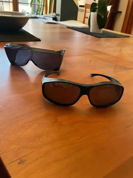 Photo of free sunglasses (White Oaks area of San Carlos) #2