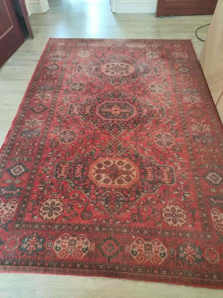 Photo of free Pure wool rug available to give away. From a smoke-free and (Finchampstead RG40) #1
