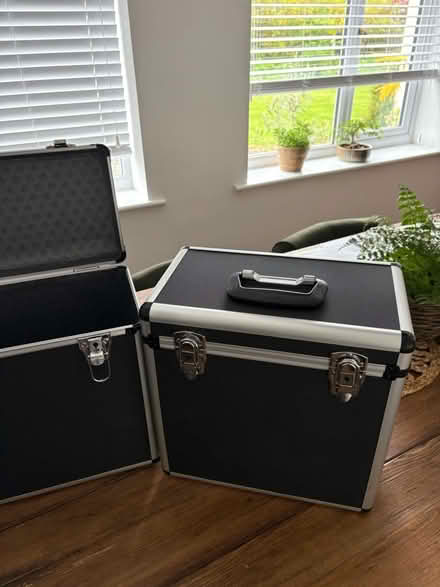 Photo of free Two LP/12 inch singles cases (HR4 8lg) #2