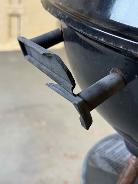 Photo of free bbq needs repair to make safe (Nafferton YO25) #2