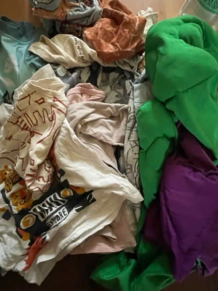 Photo of free 3-5 year old clothes (L171AX) #1