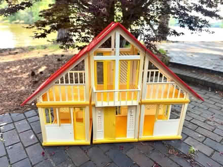 Photo of free Vintage Barbie house (Downers Grove - South) #1