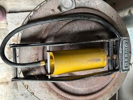 Photo of free Foot Tyre pump (Shirley, Croydon) #1