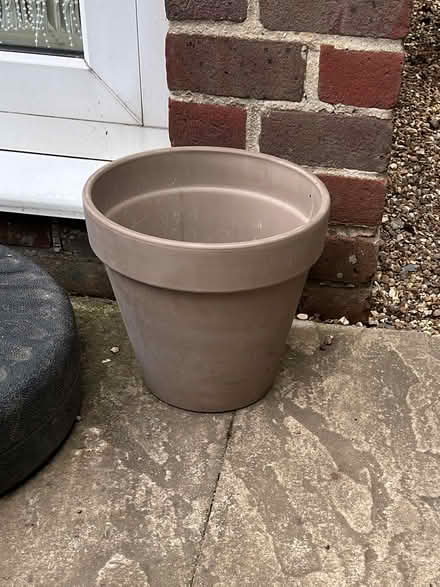 Photo of free Sage Green Metal Bird Feeder Station And Clay Plant Pot (Beaconsfield HP9) #2