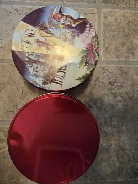 Photo of free Christmas cookie tins (Reading Center) #1