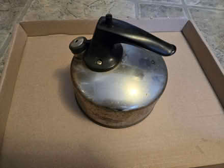 Photo of free Small kettle (Reading Center) #1