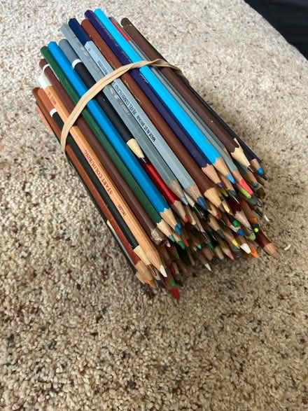 Photo of free LOTS of colour pencils (SE26) #1