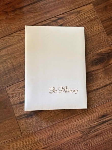 Photo of free In memory funeral book (Olney) #1