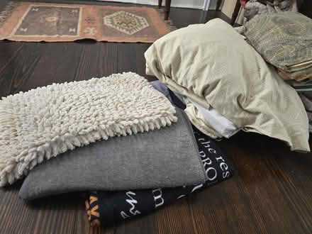 Photo of free Queen bedding (Upper Roxborough) #2
