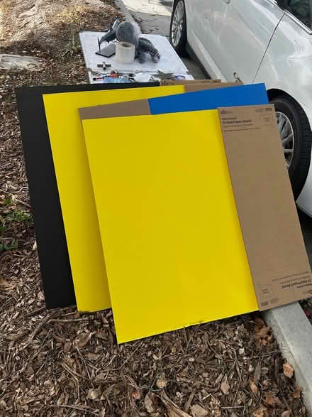Photo of free 36" X 48" tri fold poster board (Palo Alto, near Cal Ave) #1