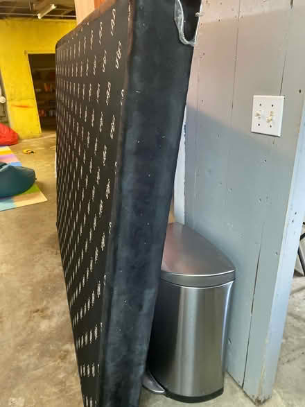 Photo of free Simmons BeautyRest queen boxspring (Skokie) #2