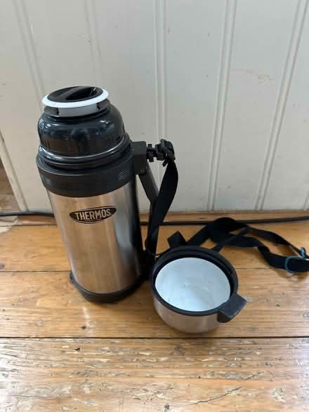 Photo of free Thermos with two cups (Cheltenham) #1