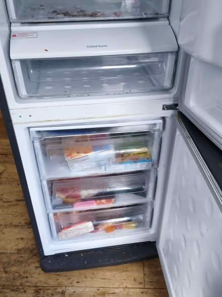 Photo of free Samsung fridge freezer, sw2 (Tulse Hill, SW2) #2
