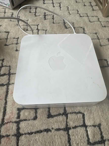 Photo of free Apple airport extreme (Potomac) #1
