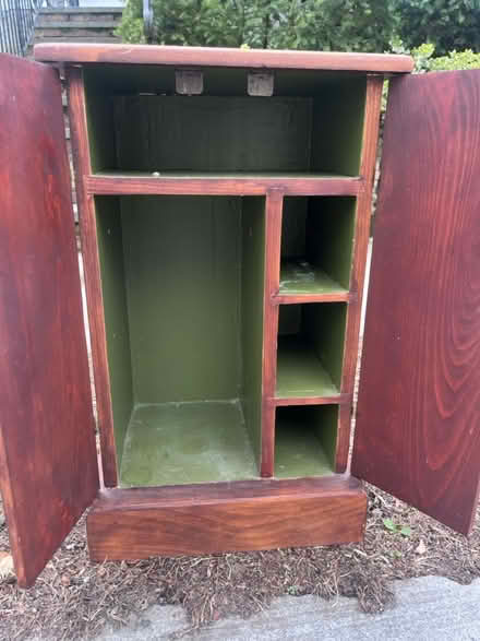 Photo of free Small cabinet (Arlington Heights) #2