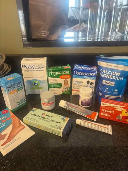 Photo of free Mixture of vitamins and tablets (S80 3) #1