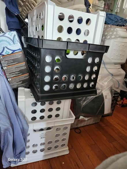 Photo of free 4 plastic crates (Jamaica new york) #1