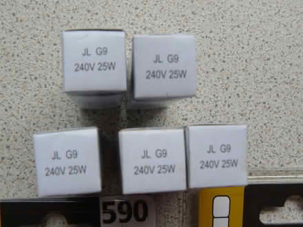 Photo of free 9 x G9 halogen light bulbs: 4 x 40W + 5 x 25W (Kempsey WR5) #2
