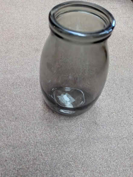 Photo of free Large glass vase (Maiden Erlegh Nature Reserve RG6) #1