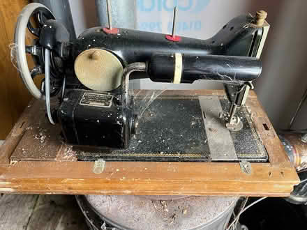 Photo of free Vintage Harris main sewing machine (Shirley, Croydon) #1